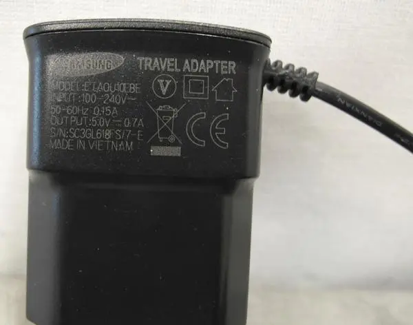 Photo de l’avis officiel: SAMSUNG (counterfeit) Chargeur USB — risque: Choc électrique
