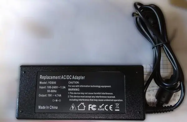 Photo de l’avis officiel: Replacement AC/DC Adapter Adaptateur d’alimentation — risque: Brûlures & Incendie