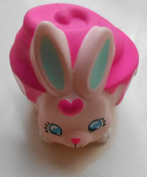 Photo de l’avis officiel: Jakks Squish-Dee-Lish Jouets pressables — risque: Étouffement