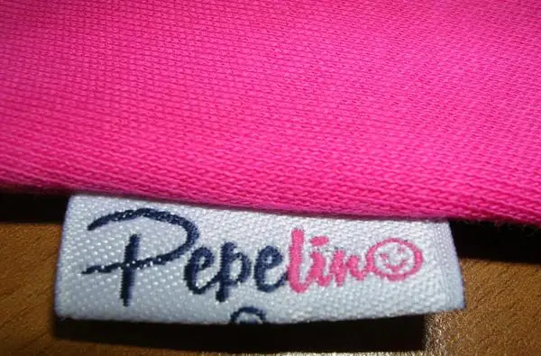 Foto do aviso oficial: Pepelino Gyermek együttes Conjunto de roupas para bebés — risco: Engasgamento