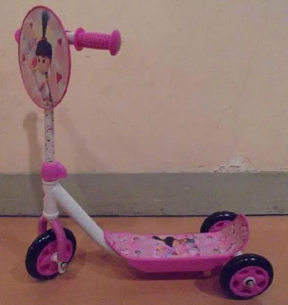 Photo de l’avis officiel: illumination Despicable Me DM3 Scooter jouet — risque: Blessures