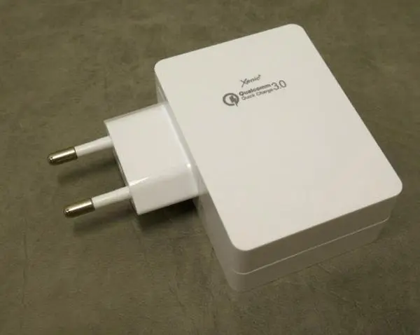 Foto aus der offiziellen Meldung: Xenic 2x USB CHARGER Qualcomm Quick Charger 3.0 USB-Ladegerät — Risiko: Elektrischer Schlag
