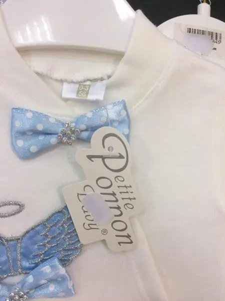 Foto do aviso oficial: Petite Ponpon Baby Conjunto de roupas para bebés — risco: Engasgamento