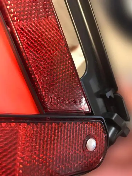 Photo de l’avis officiel: Compass Výstražný trojúhelník Triangle d’avertissement — risque: Blessures