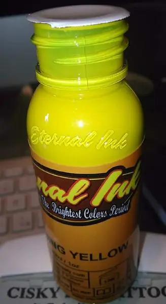 Foto dell’avviso ufficiale: Eternal Ink Lightning Yellow Inchiostro del tatuaggio — rischio: Rischio chimico (A12/0261/19)