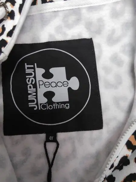 Foto do aviso oficial: Peace clothing Jumpsuit Macacão infantil — risco: Estrangulamento