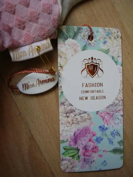 Photo de l’avis officiel: Miss Armina Robe de fille — risque: Étouffement
