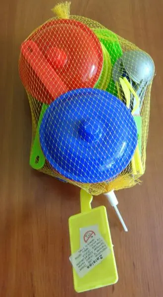 Photo from the official notice: Garnki Mini toy kitchen play set — suffocation risk