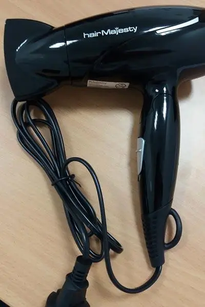 Foto dell’avviso ufficiale: hair Majesty Travel hair dryer Asciugacapelli — rischio: Ustioni & Scossa elettrica