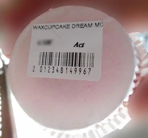Photo from the official notice: Wax cupcake dream mix wax roses — choking & injuries risk