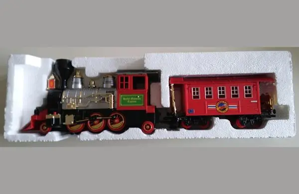 Photo from the official notice: PLAYPLAY NEWSUN Classic train toy train — choking & injuries risk