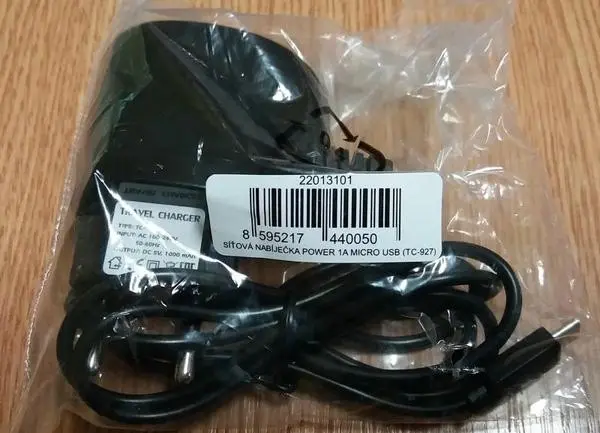 Foto aus der offiziellen Meldung: TRAVEL CHARGER USB-Ladegerät — Risiko: Elektrischer Schlag (A12/0927/19)