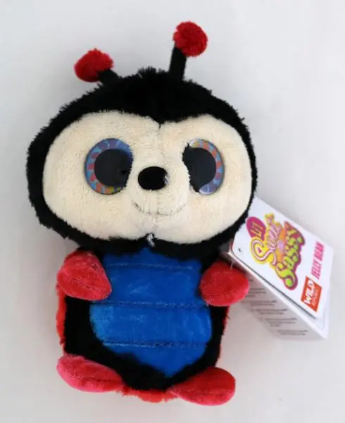 Foto aus der offiziellen Meldung: Wild Republic Li'l Sweet &amp; Sassy Jelly Bean Ladybug 5" Plüschspielzeug — Risiko: Ersticken