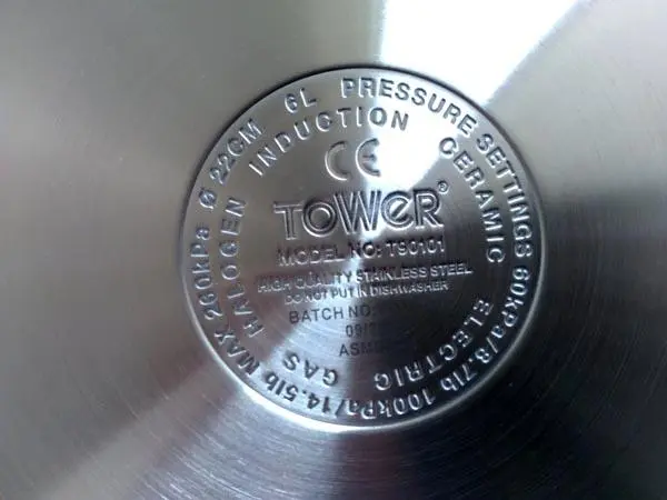Photo de l’avis officiel: Tower 6Litre Stainless Steel Pressure Cooker Cuiseur à pression — risque: Brûlures & Blessures