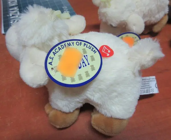 Foto do aviso oficial: A.S. Academy of Plush Sun-Day Owca Brinquedo macio — risco: Engasgamento