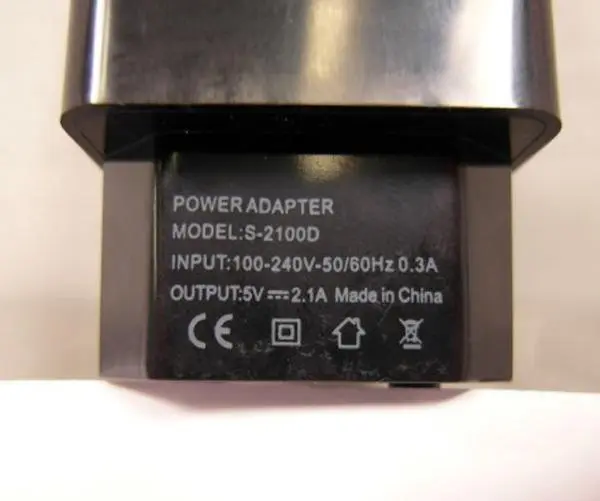 Foto uit de officiële melding: Bullet USB travel charger USB-oplader — risico: Elektrische schok