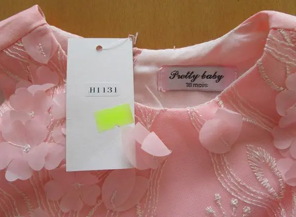 Photo de l’avis officiel: Pretty Baby Robe d’enfant — risque: Blessures (A12/0997/19)