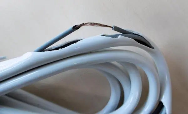 Photo de l’avis officiel: SLM Mobile Power Socket Plomb d’extension du secteur — risque: Choc électrique