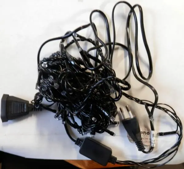 Foto do aviso oficial: Volteno Lampki choinkowe Corrente de iluminação LED — risco: Choque elétrico