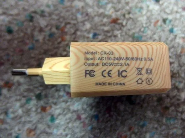 Photo de l’avis officiel: SELTY Chargeur USB — risque: Choc électrique