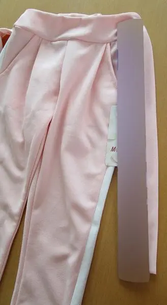 Foto uit de officiële melding: MODA Kinderbroeken — risico: Verwonding