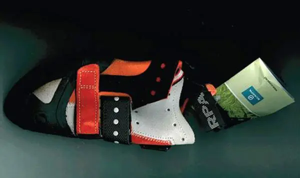 Photo de l’avis officiel: SCARPA Feroce Chaussure d’escalade — risque: Risque chimique
