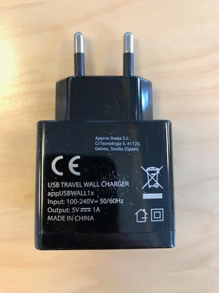 Foto dell’avviso ufficiale: Aqprox USB Travel Wall Charger Caricabatterie USB — rischio: Scossa elettrica