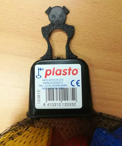 Foto aus der offiziellen Meldung: Plasto Sandformen — Risiko: Ersticken