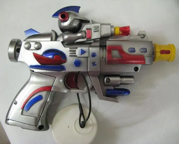 Foto dell’avviso ufficiale: Pistolet Pistola giocattolo — rischio: Ambiente