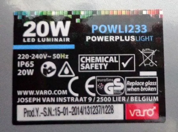 Foto aus der offiziellen Meldung: VARO POWERPLUSLIGHT POWLI233 Portable LED Floodlight LED Flutlicht — Risiko: Elektrischer Schlag