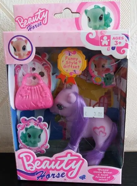 Foto dell’avviso ufficiale: Beauty Horse Set di cavalli in plastica — rischio: Rischio chimico