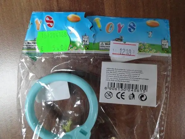 Foto aus der offiziellen Meldung: Toys Klapperkette — Risiko: Ersticken