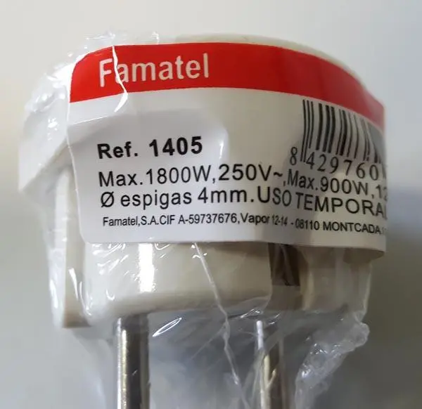 Foto aus der offiziellen Meldung: Famatel ADAPTADOR PLUG Reiseadapter — Risiko: Elektrischer Schlag
