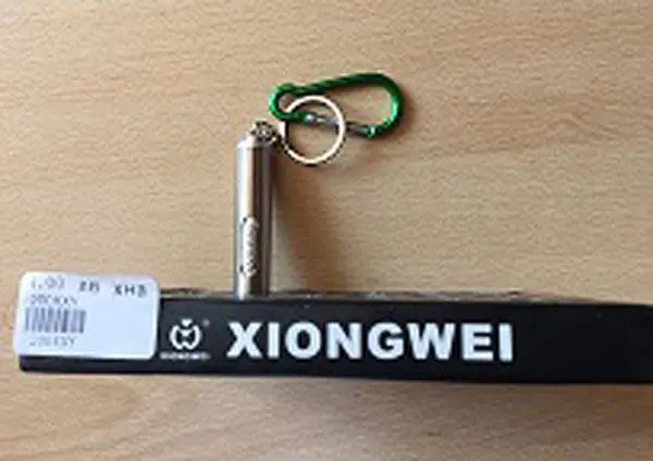 Foto aus der offiziellen Meldung: XIONGWEI Laserpointer — Risiko: Sehschaden (A12/1397/19)
