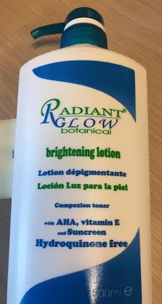 Foto do aviso oficial: Radiant Glow botanical Brightening lotion Produto de clareamento da pele — risco: Químico