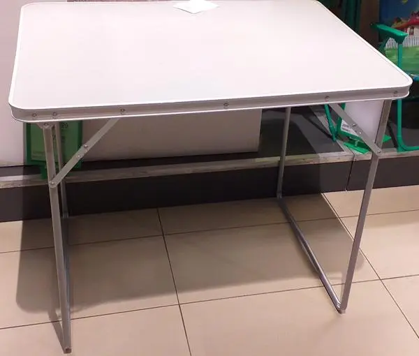 Photo de l’avis officiel: Table portable — risque: Blessures
