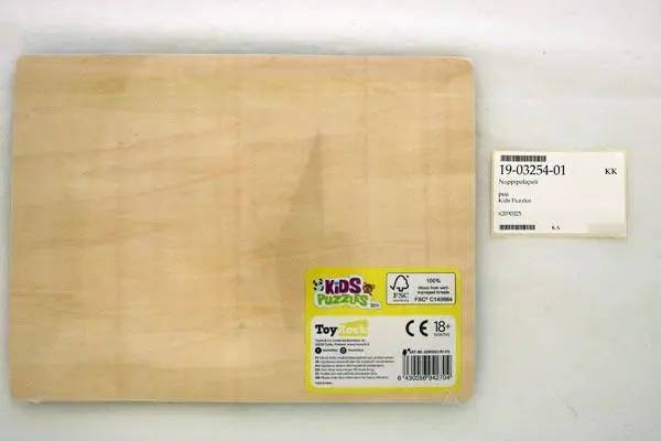 Foto aus der offiziellen Meldung: Brain games Holzpuzzle — Risiko: Ersticken
