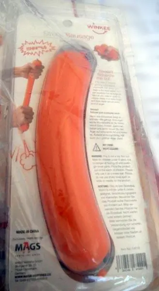 Foto do aviso oficial: Winkee Stress sausage Produto squeezable antisstress — risco: Engasgamento