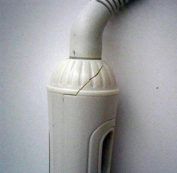 Foto uit de officiële melding: Gemei Hair straightener and curling iron Haarstang/Haar krullend strijkijzer — risico: Elektrische schok