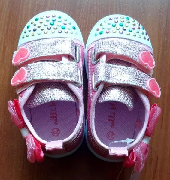 Foto aus der offiziellen Meldung: Nelli blue Kinderschuhe — Risiko: Ersticken