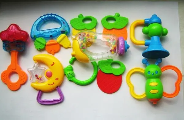 Photo from the official notice: Weixingda BABY Rattle rattle toy set — choking risk