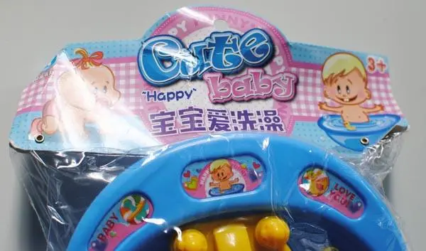 Foto dell’avviso ufficiale: Happy Cute Baby Set di giocattoli da bagno — rischio: Rischio chimico & Ostruzione delle vie aeree