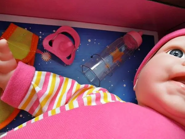 Foto do aviso oficial: TIANDE TOY FACTORY SWEET BABY Boneca de bebé — risco: Químico & Engasgamento