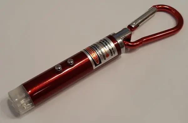 Foto aus der offiziellen Meldung: FX NEW LASER &amp;LED LIGHT; Laser Light Laserpointer — Risiko: Sehschaden