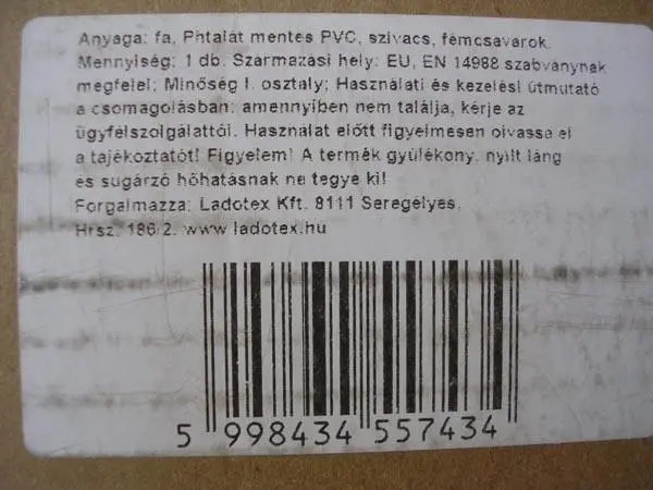 Foto uit de officiële melding: Fa kombi etetőszék ('Wooden high chair') Kinderstoel — risico: Verwonding