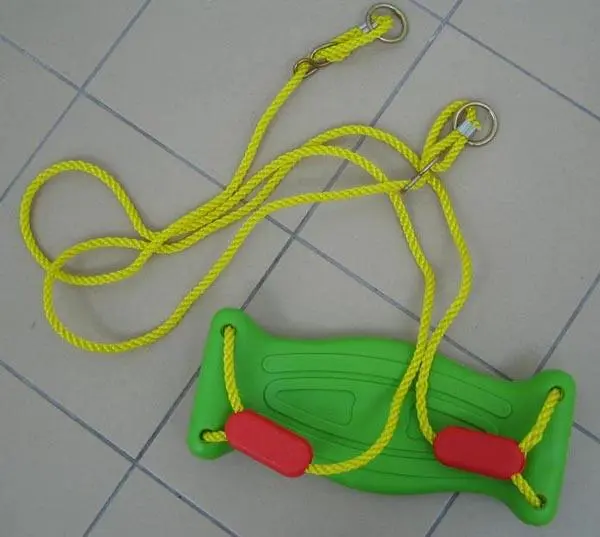Photo de l’avis officiel: Jinbao Toys / Top Haus SPORTS WORLD Balançoire en plastique — risque: Blessures