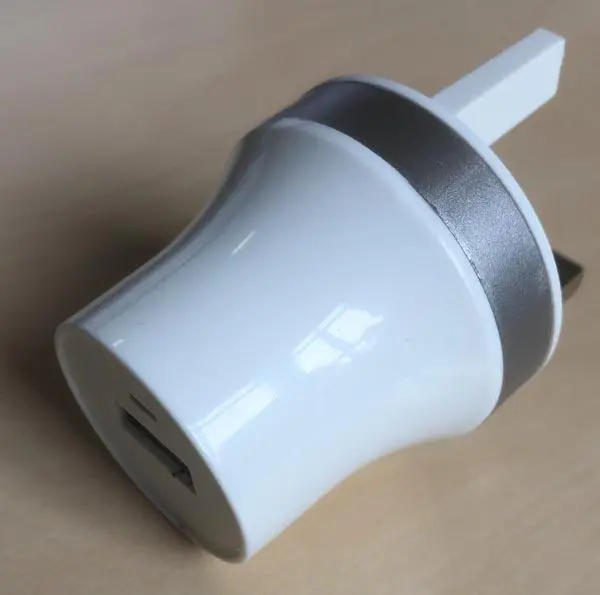 Photo de l’avis officiel: Smart Bits USB 2.1 Amp Plug Chargeur USB — risque: Choc électrique