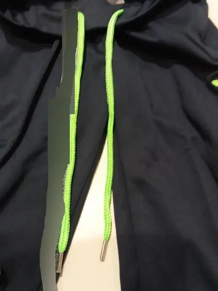 Foto dell’avviso ufficiale: JOMA SPORT Tuta per bambini — rischio: Lesioni & Strangolamento