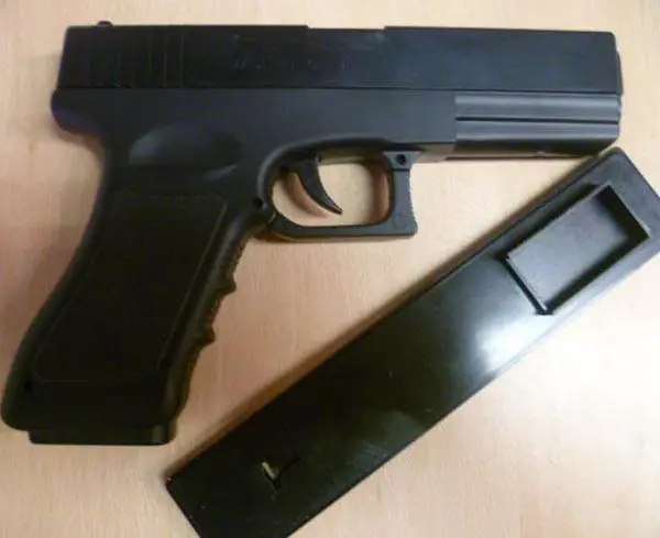 Foto do aviso oficial: Lock Pistol Lighter Isqueiro novidade — risco: Incêndio