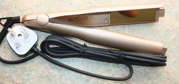 Foto do aviso oficial: Tyme Alisador de cabelo — risco: Choque elétrico